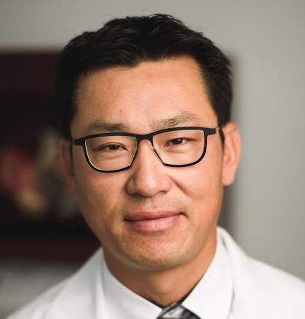 Dr. Lim Photo Headshot 1